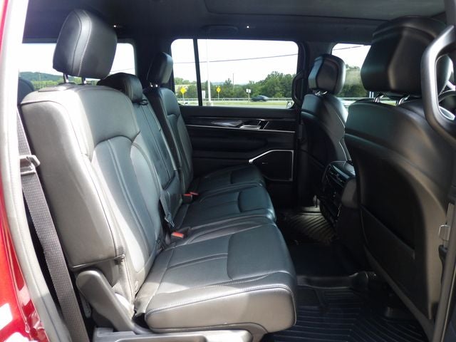 2024 Jeep Wagoneer Base