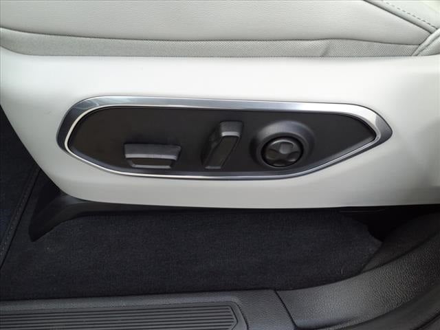 2024 Jeep Wagoneer Base