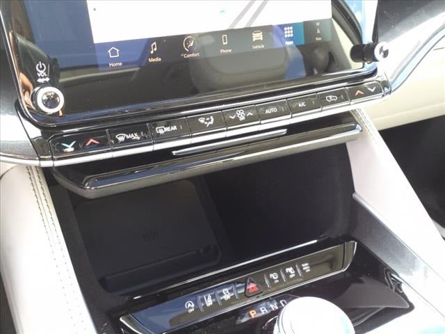 2024 Jeep Wagoneer Base