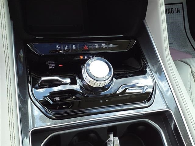 2024 Jeep Wagoneer Base