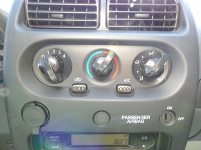 2004 Nissan Frontier XE