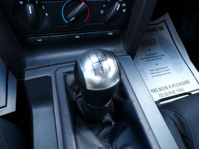 2005 Ford Mustang GT Deluxe