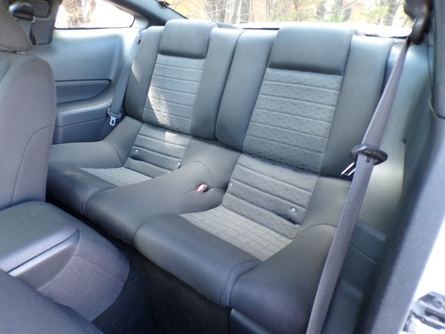 2005 Ford Mustang GT Deluxe