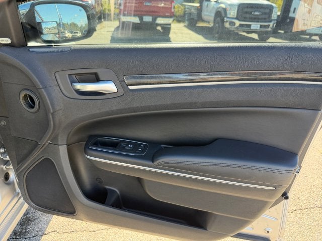 2011 Chrysler 300C Base