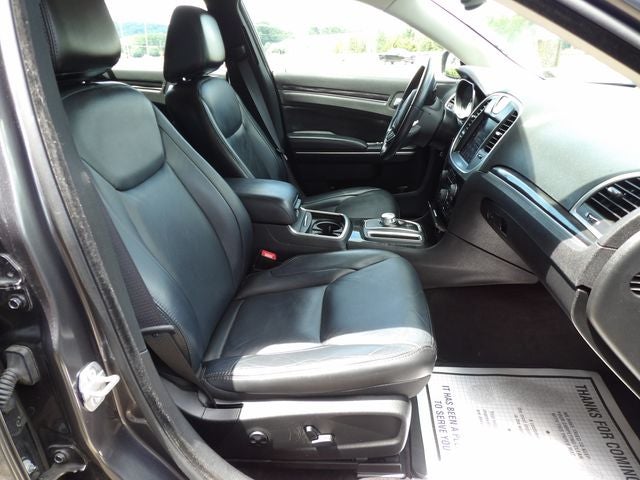 2017 Chrysler 300 Limited