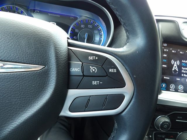 2017 Chrysler 300 Limited