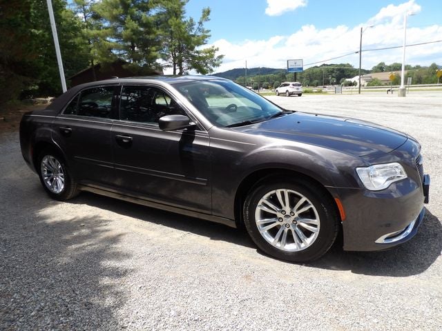 2017 Chrysler 300 Limited