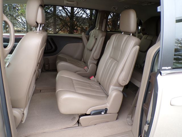 2013 Chrysler Town & Country Touring