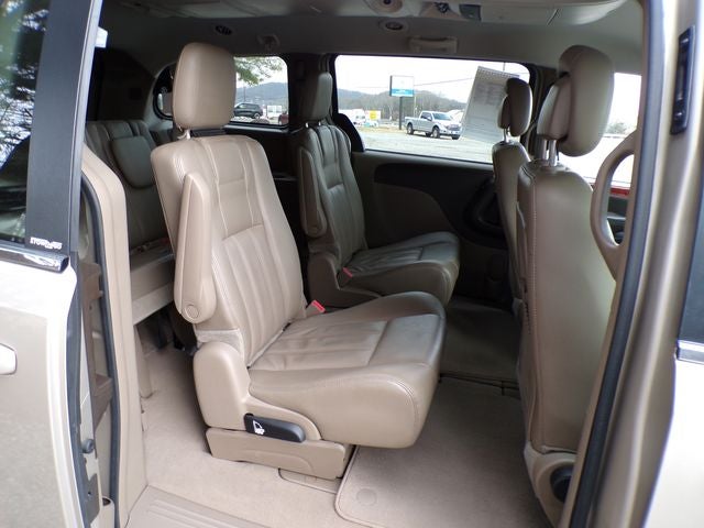 2013 Chrysler Town & Country Touring