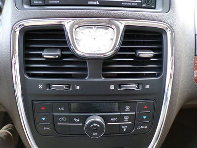 2013 Chrysler Town & Country Touring