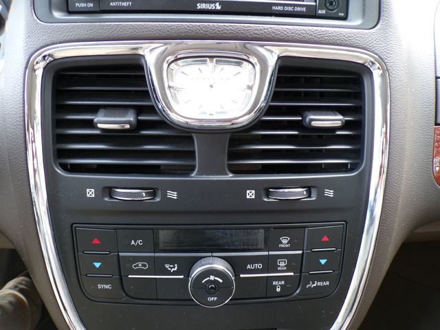 2013 Chrysler Town & Country Touring