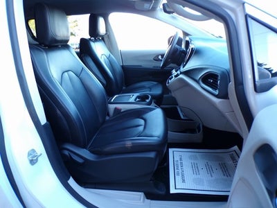 2023 Chrysler Pacifica Hybrid Touring L