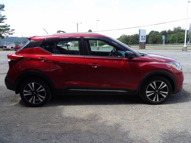 2019 Nissan Kicks SR