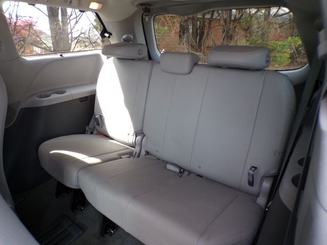 2017 Toyota Sienna XLE Premium 8 Passenger