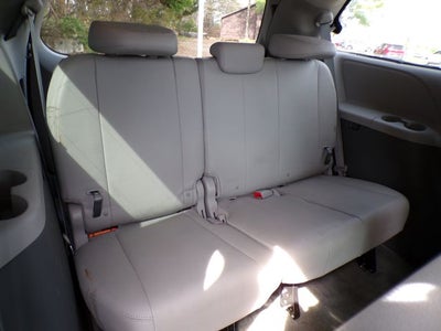 2017 Toyota Sienna XLE Premium 8 Passenger