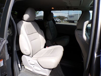 2017 Toyota Sienna XLE Premium 8 Passenger