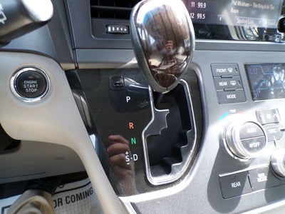 2017 Toyota Sienna XLE Premium 8 Passenger