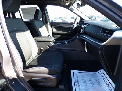 2025 Jeep Grand Cherokee GRAND CHEROKEE LAREDO X 4X4