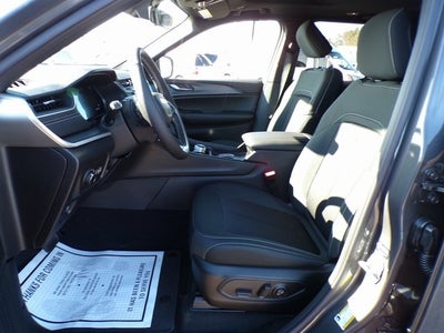 2025 Jeep Grand Cherokee GRAND CHEROKEE LAREDO X 4X4