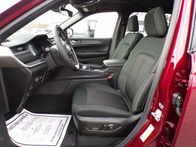 2025 Jeep Grand Cherokee GRAND CHEROKEE LAREDO X 4X4