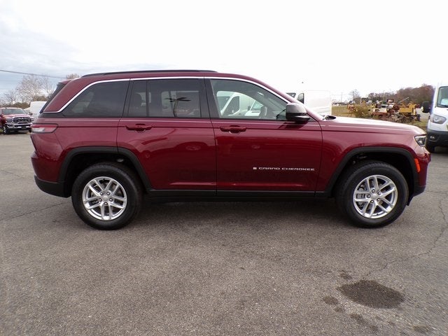 2025 Jeep Grand Cherokee GRAND CHEROKEE LAREDO X 4X4