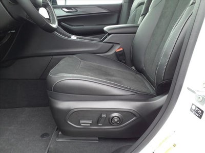 2025 Jeep Grand Cherokee GRAND CHEROKEE L ALTITUDE 4X4