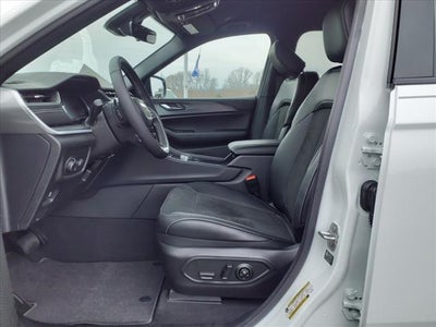 2025 Jeep Grand Cherokee GRAND CHEROKEE L ALTITUDE 4X4