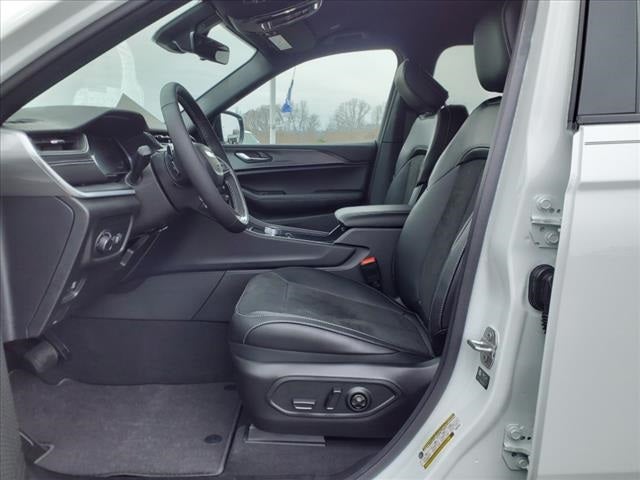 2025 Jeep Grand Cherokee GRAND CHEROKEE L ALTITUDE 4X4