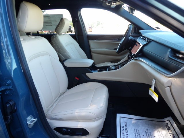 2027 Jeep Grand Cherokee GRAND CHEROKEE L LIMITED 4X4