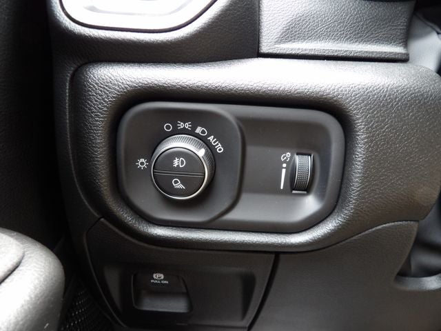 2026 RAM 1500 RAM 1500 WARLOCK CREW CAB 4X4 5'7' BOX