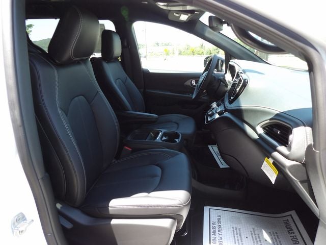 2027 Chrysler Pacifica PACIFICA SELECT