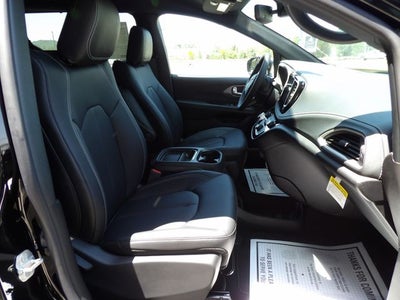 2027 Chrysler Pacifica PACIFICA SELECT