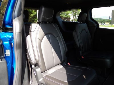 2027 Chrysler Pacifica PACIFICA SELECT