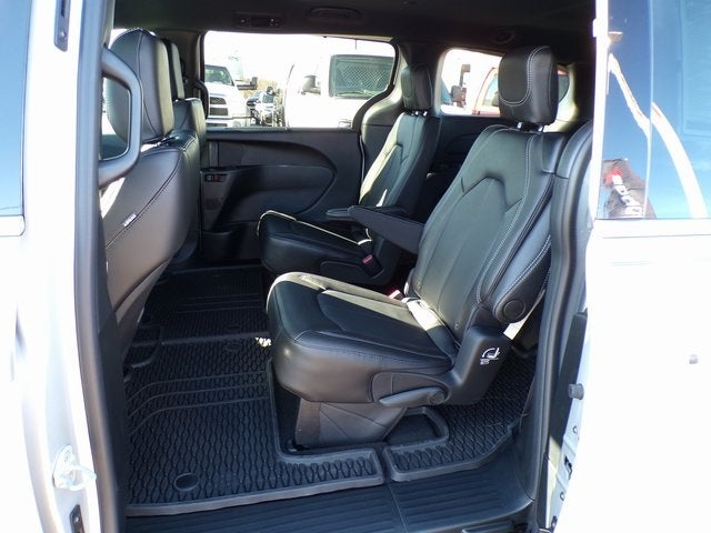 2026 Chrysler Voyager VOYAGER LX