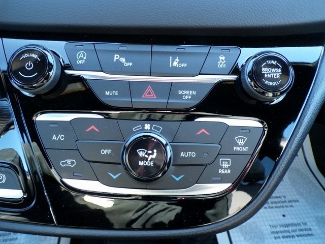 2026 Chrysler Voyager VOYAGER LX