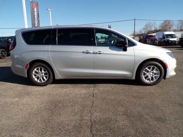 2026 Chrysler Voyager VOYAGER LX