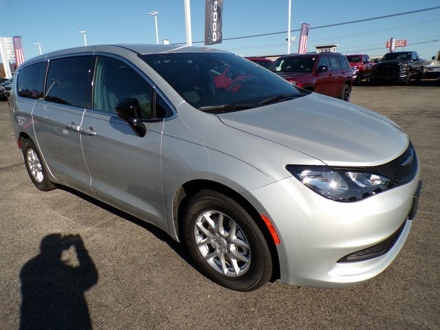 2026 Chrysler Voyager VOYAGER LX