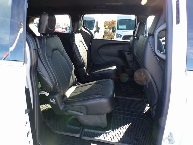 2026 Chrysler Voyager VOYAGER LX