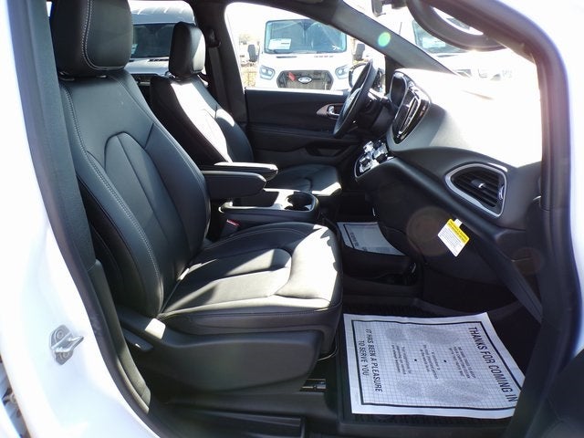 2026 Chrysler Voyager VOYAGER LX