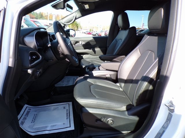 2026 Chrysler Voyager VOYAGER LX