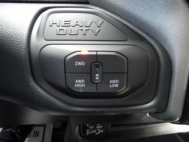 2026 RAM Ram 2500 RAM 2500 BLACK EXPRESS CREW CAB 4X4 6'4' BOX