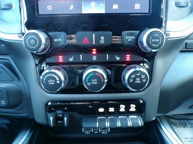 2026 RAM Ram 2500 RAM 2500 BLACK EXPRESS CREW CAB 4X4 6'4' BOX