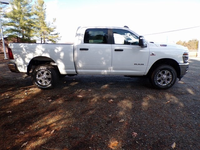 2026 RAM Ram 2500 RAM 2500 BLACK EXPRESS CREW CAB 4X4 6'4' BOX