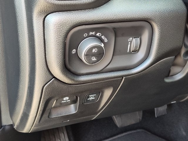 2027 RAM Ram 1500 RAM 1500 EXPRESS CREW CAB 4X4 5'7' BOX