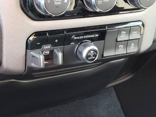 2027 RAM Ram 1500 RAM 1500 EXPRESS CREW CAB 4X4 5'7' BOX