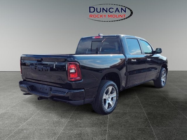 2027 RAM Ram 1500 RAM 1500 EXPRESS CREW CAB 4X4 5'7' BOX