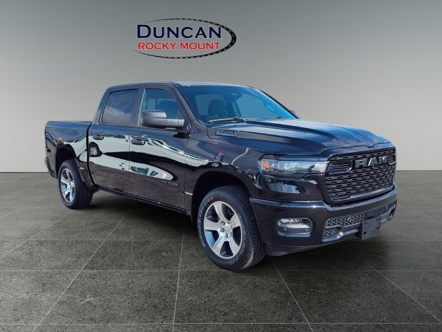 2027 RAM Ram 1500 RAM 1500 EXPRESS CREW CAB 4X4 5'7' BOX